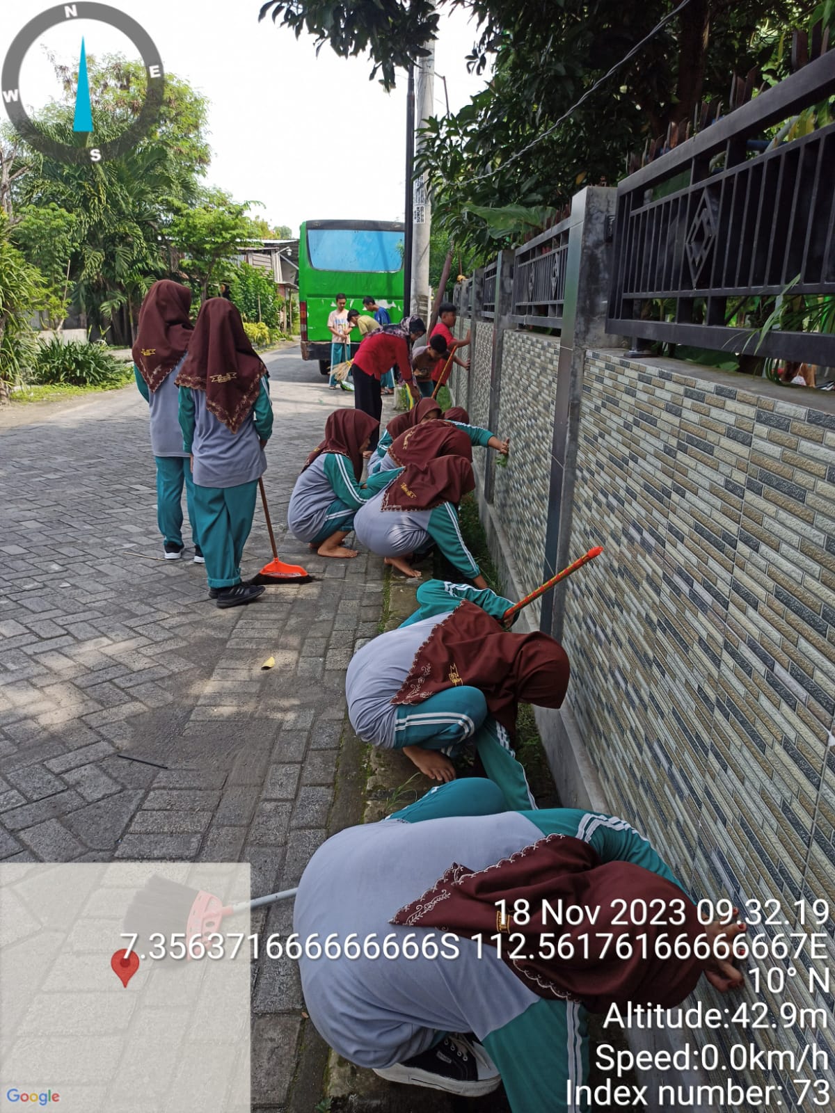 Bersih Bersih Selokan 1